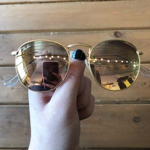 Pinkish mirrored round metal classic ray bans